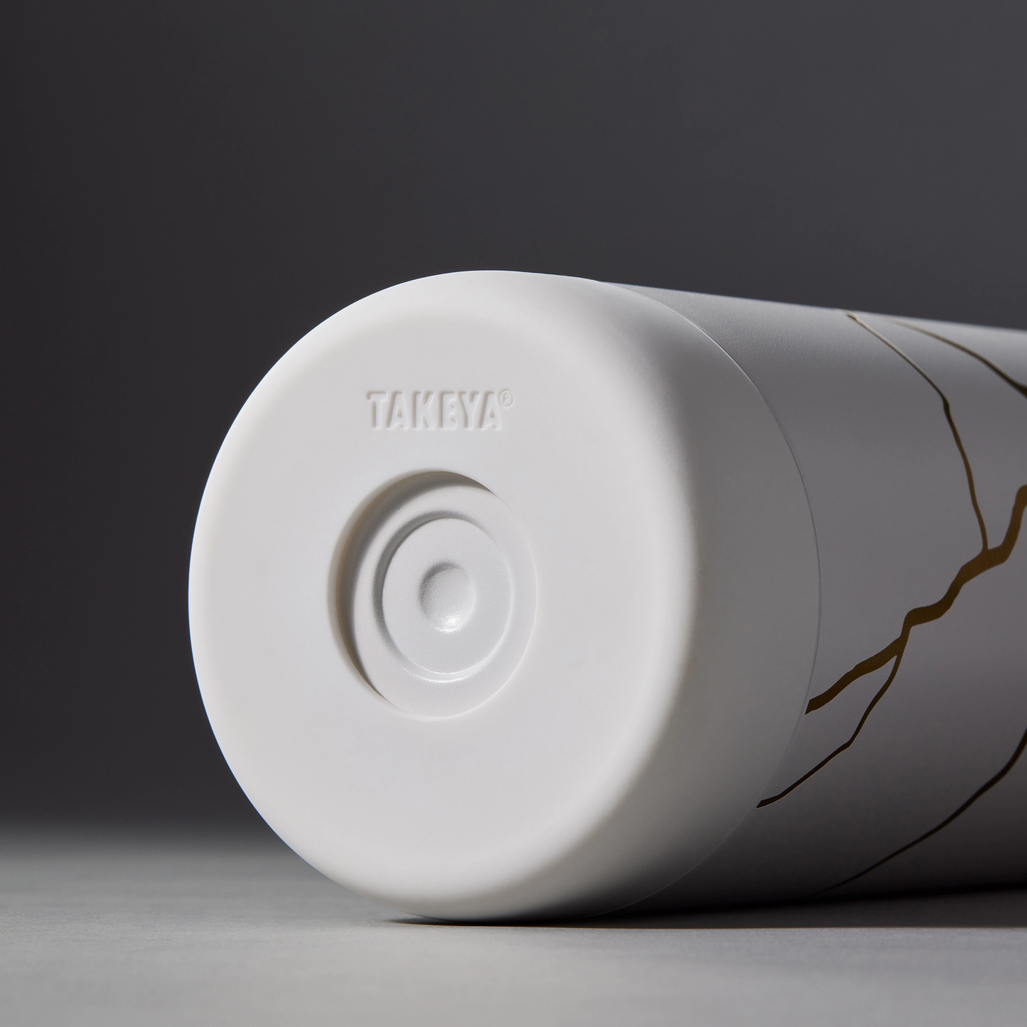 kintsugi-water-bottle-with-straw-lid-o2 51389-TK_HO25_Kintsugi_Takeya9255.png