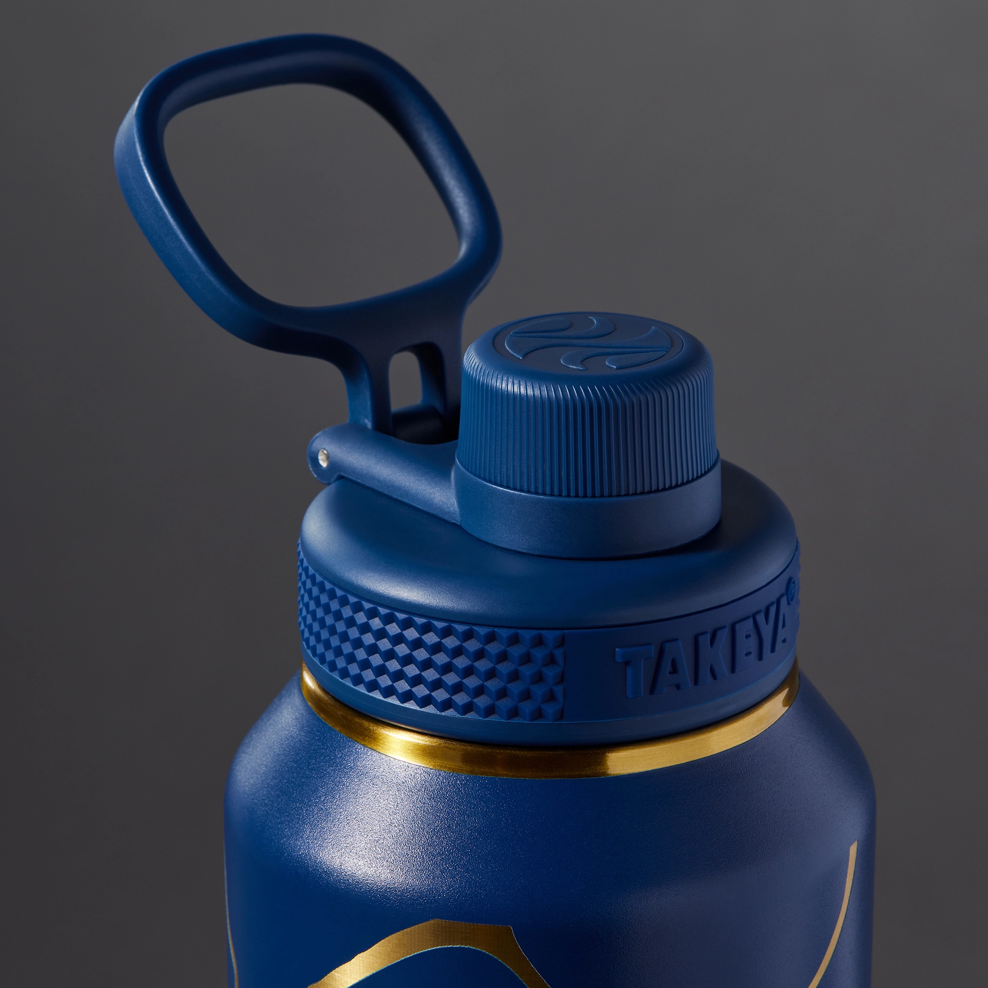 kintsugi-water-bottle-with-spout-lid-l0 51390-TK_HO25_Kintsugi_Takeya9266.png